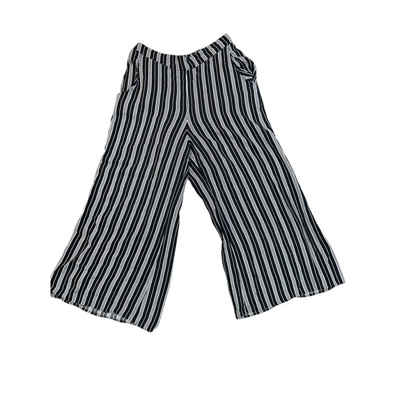 (5 for $25) Hollister Wide Leg Cropped Pants in Black/White Stripe - Small - Picture 5 of 5